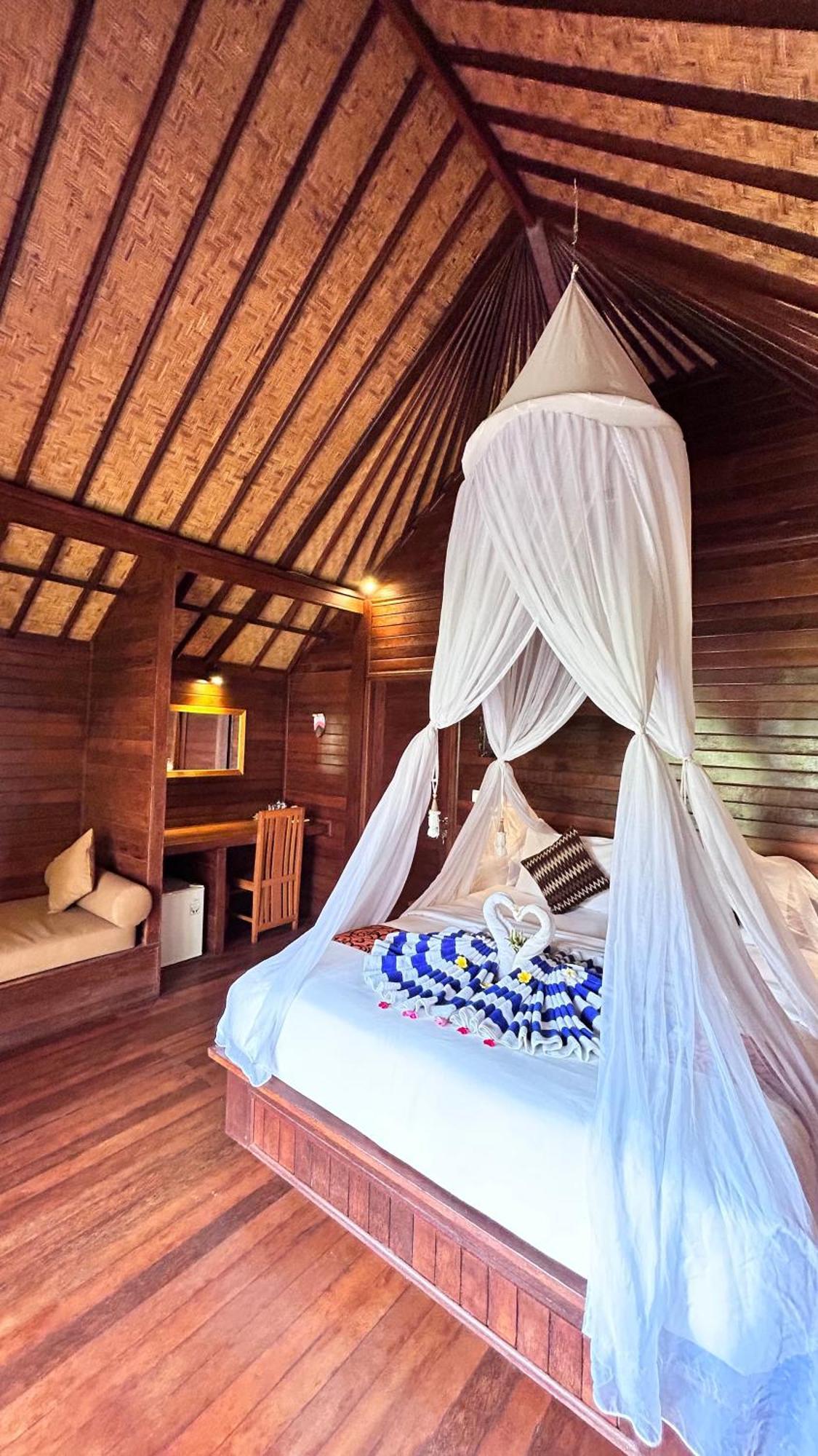 Отель Lembongan Seaview Экстерьер фото